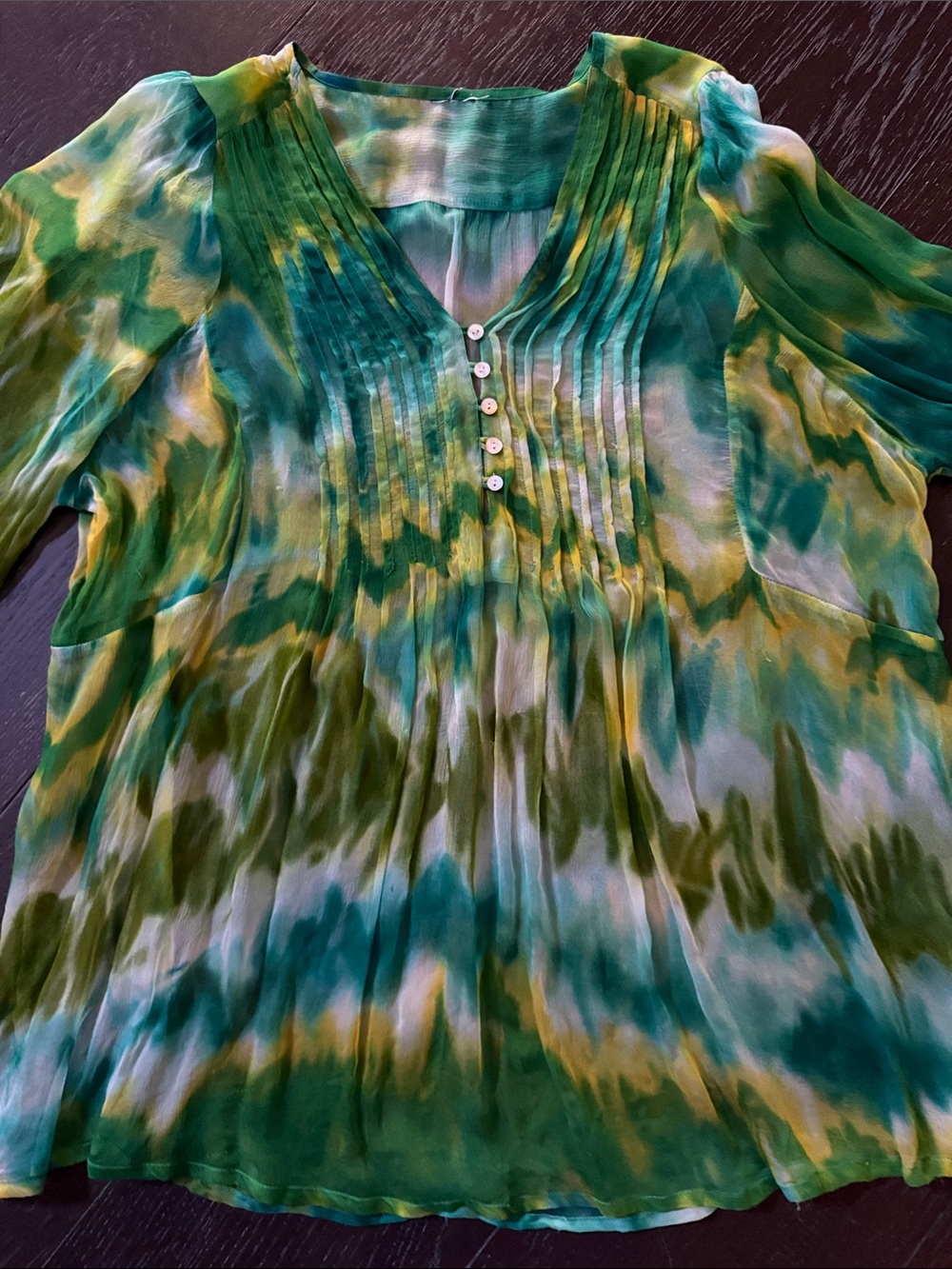 Green Tie-Dye Pintuck V-Neck Blouse
